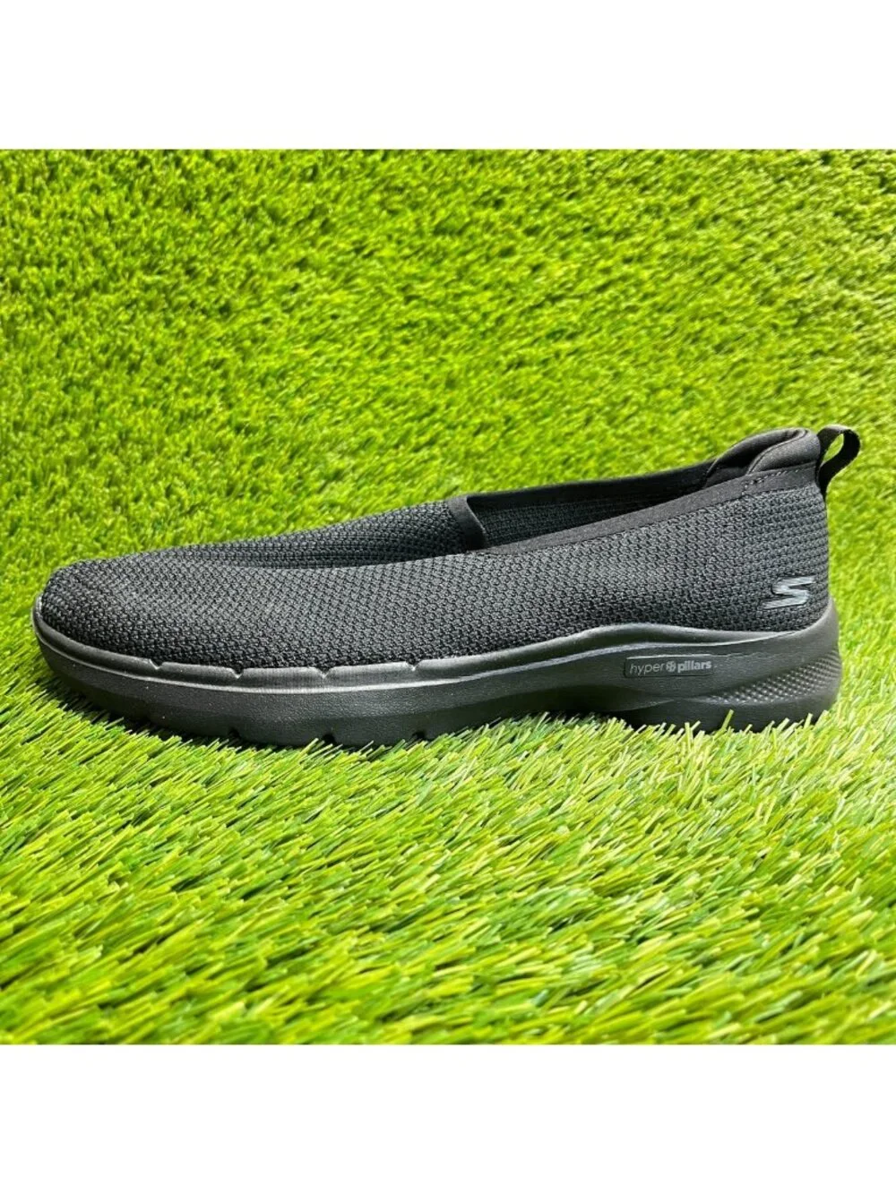 Skechers please review